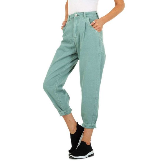 Trendy groene mom-fit jeans.