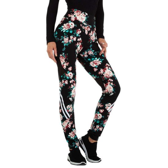 Trendy zwarte legging met roos-groen bloemmotief.