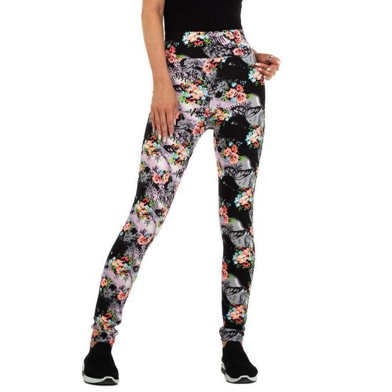 Trendy zwarte legging met lila-mix bloemmotief.