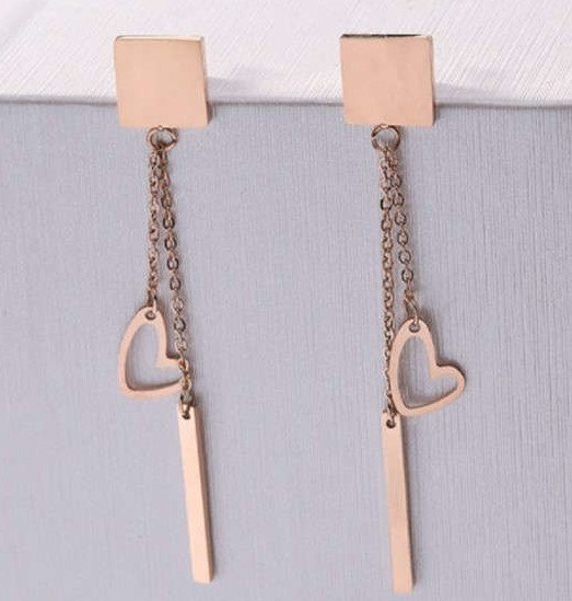 Rose gouden stainless steel hangende oorbellen.