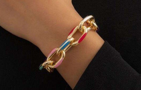 Gouden armband met gekleurde schakels. SOLD OUT