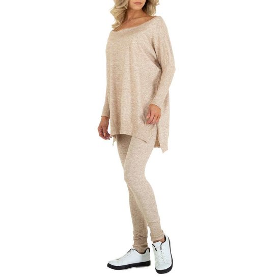Cozy beige loungewear.
