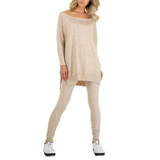 Cozy beige loungewear.