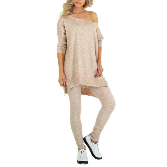 Cozy beige loungewear.