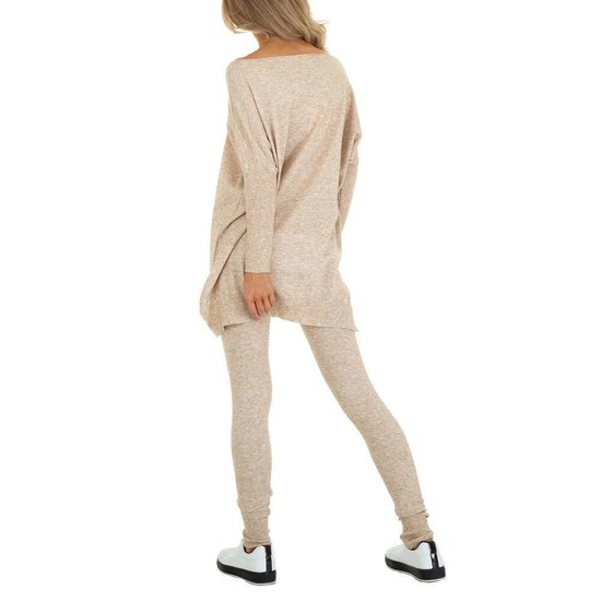 Cozy beige loungewear.