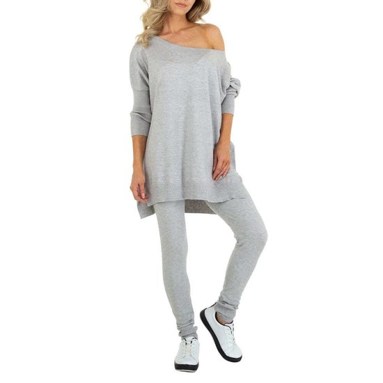 Cozy grijze loungewear.