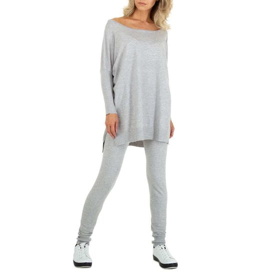 Cozy grijze loungewear.