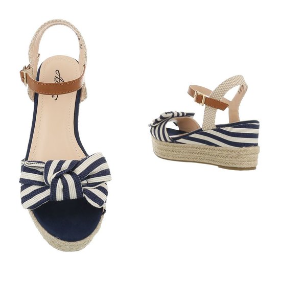 Zomerse blauwe wedge sandaal Manon.