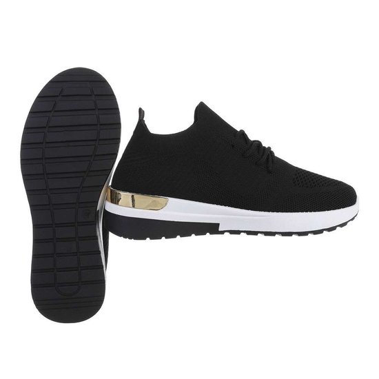 Trendy lage zwarte sock sneaker Pepa.