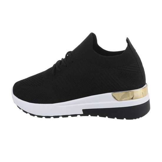 Trendy lage zwarte sock sneaker Pepa.