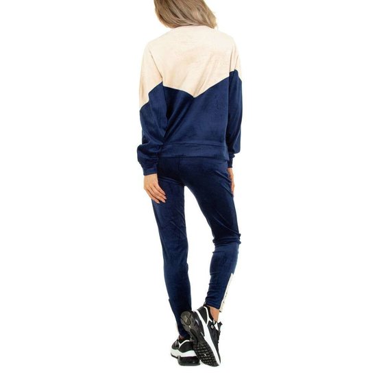 Blauwe velvet loungewear AMOUR.