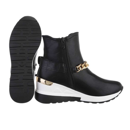 Fashion hoge zwarte sneaker Adana.