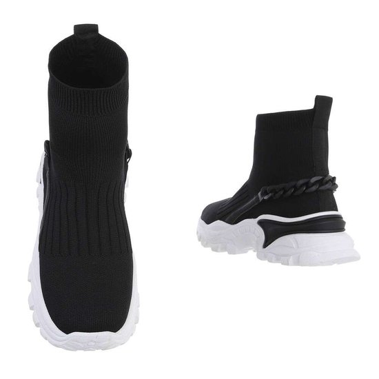 Trendy hoge zwarte sock sneaker Jenara.