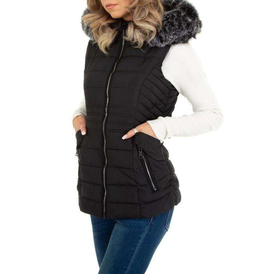 Trendy zwarte gewatteerde bodywarmer.