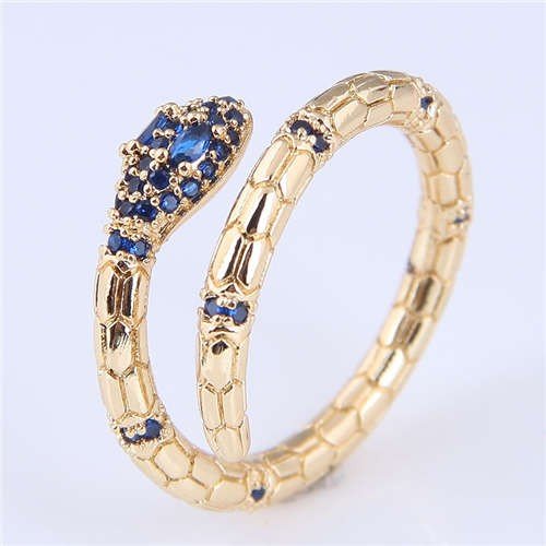 Gold plated ring in slangenvorm.