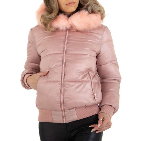 Korte rose gewatteerde winterjas.