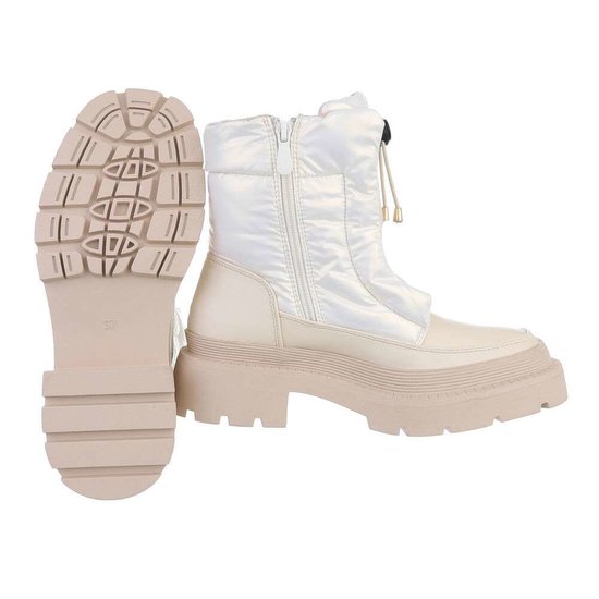 Beige snowboot Lakia.