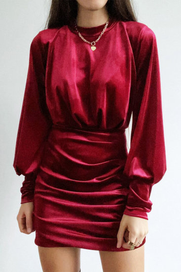 Trendy wine velvet mini jurk.