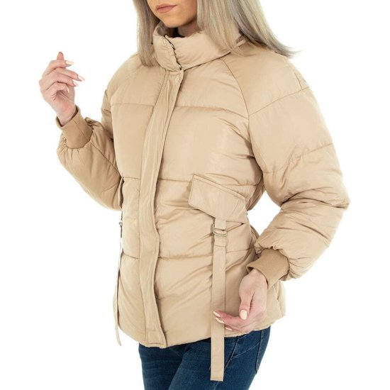 Hippe korte taupe gewatteerde winterjas.