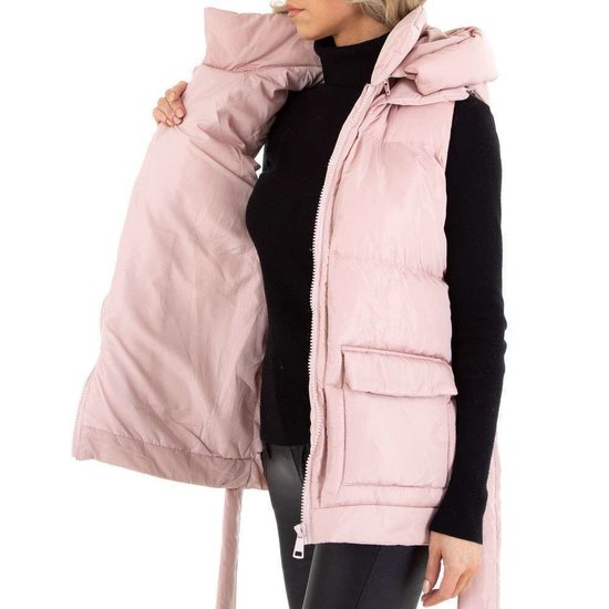 Stylische korte rose gewatteerde bodywarmer.