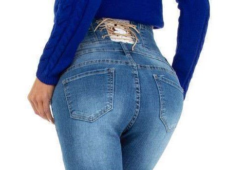 Trendy hoge taille blue jeans met vetersluiting achteraan..