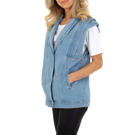 Casual blue jeans vest zonder mouwen.