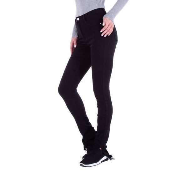 Trendy zwarte straight leg jeans.