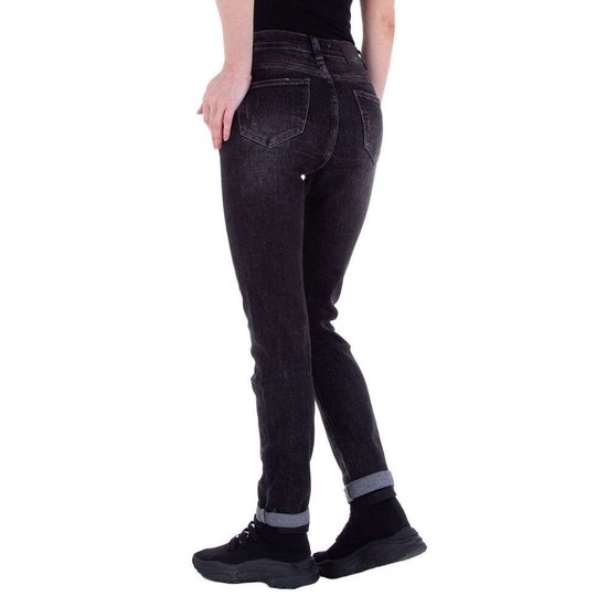 Trendy zwarte straight leg jeans destroyed.