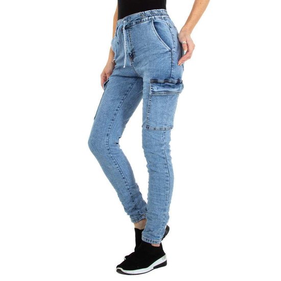 Trendy cargo blue jeans.