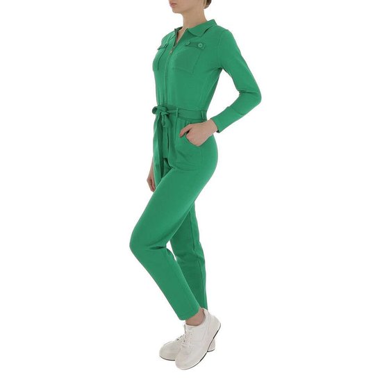 Sportieve groene jumpsuit.