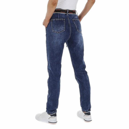 Trendy donker blauwe loose fit jeans met detroyed look+riem.