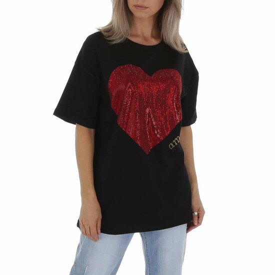 Oversized zwarte T-shirt met hart.