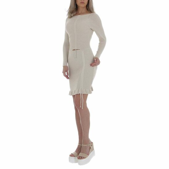 Beige midi cut out jurk in maille.