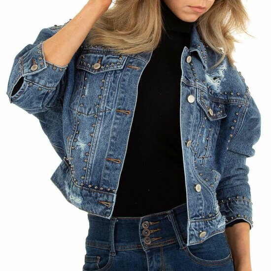 Fashion destyroyed blue jeans vest.