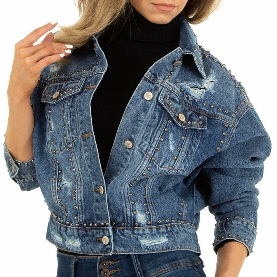 Fashion destyroyed blue jeans vest.