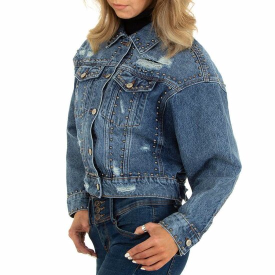 Fashion destyroyed blue jeans vest.