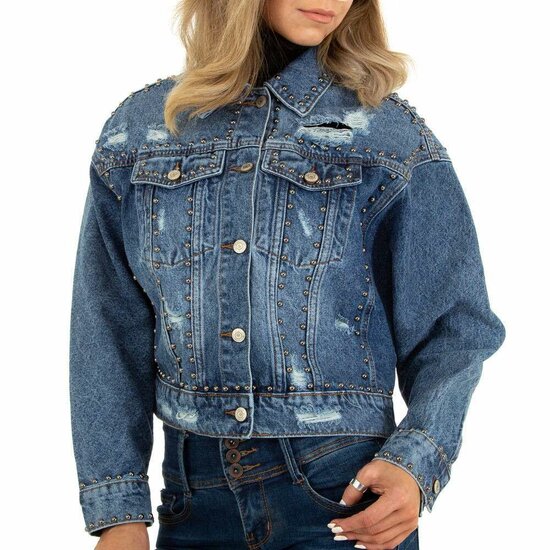 Fashion destyroyed blue jeans vest.