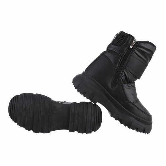 Zwarte snowboot Allegra.