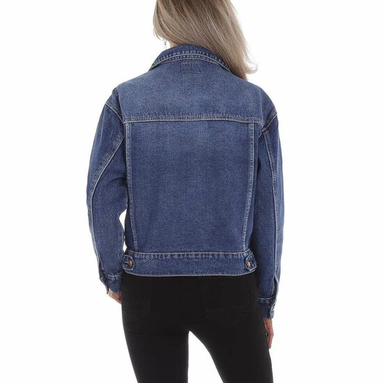 Korte trendy blue jeans jacket.