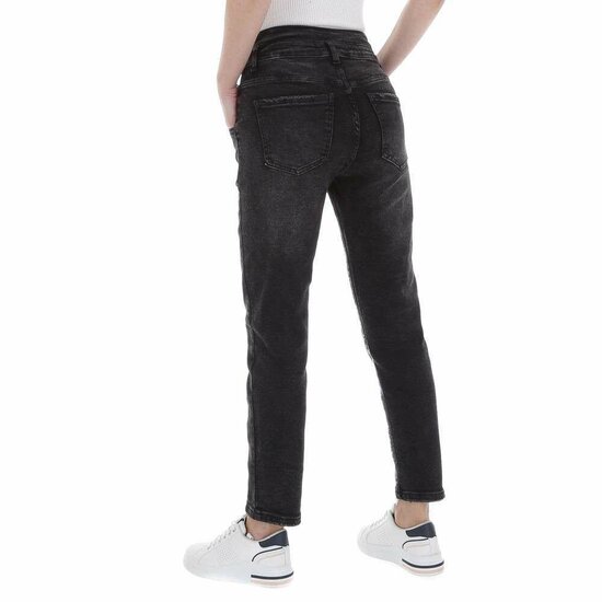 Zwarte pencil jeans broek.