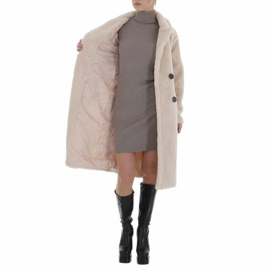 Stylish midi beige jas in teddyfleece.
