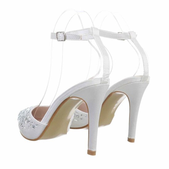 Witte pump Atusa.