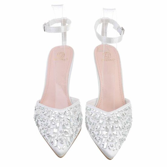 Witte pump Atusa.
