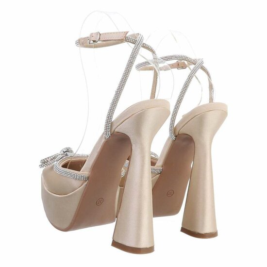 Fashion hoge beige pump Aurea.