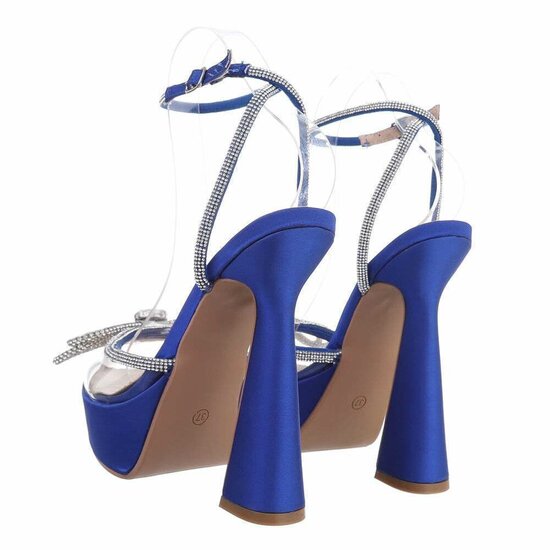 Fashion hoge blauwe pump Pandora.