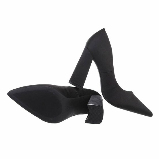 Zwarte fluwelen pump Jantina.