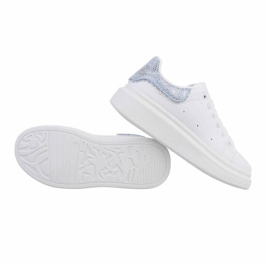 Lage witte sneaker met blauw accent Nicole.