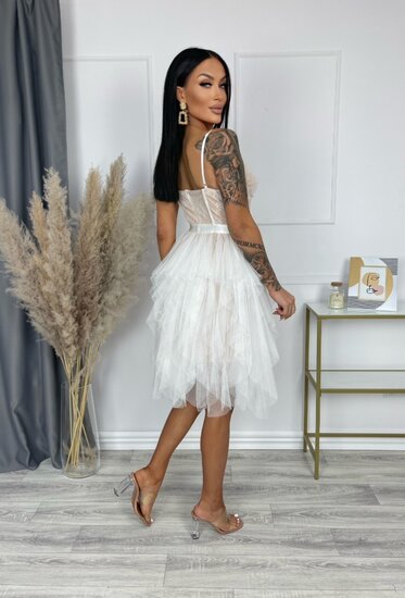 Prachtige witte midi tulle jurk.