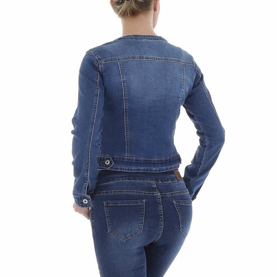 Korte trendy blue jeans jacket met parels.