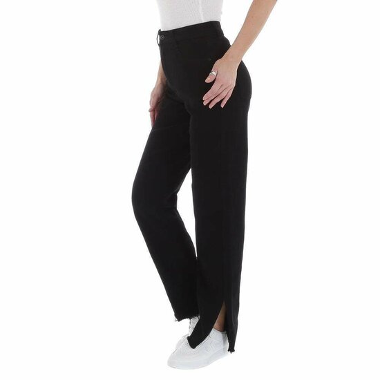 Modieuze zwarte straight leg jeans.